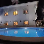 וילה Silver Coast Pool & *