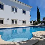 Silver Coast Pool & וילה *