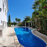 Silver Coast Pool & וילה