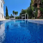 וילה Silver Coast Pool & Arnal