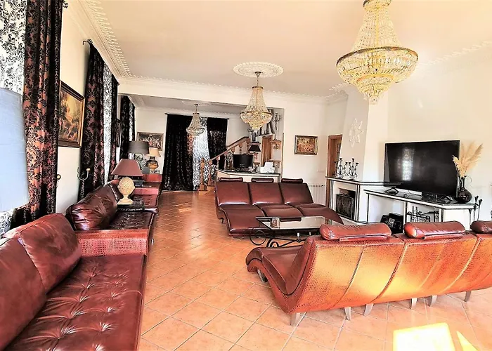 Silver Coast Pool & Villa Arnal