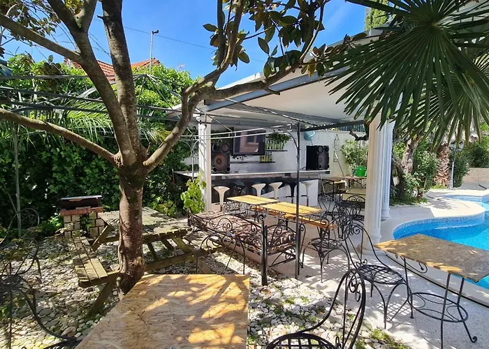 Silver Coast Pool & Arnal