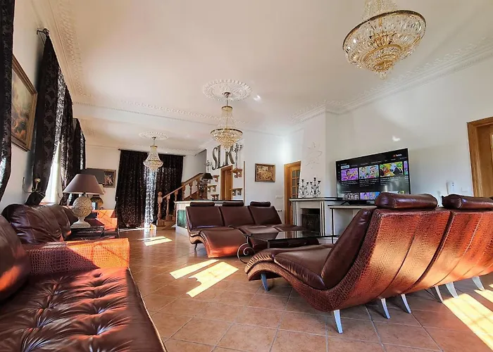 Silver Coast Pool & Villa Arnal