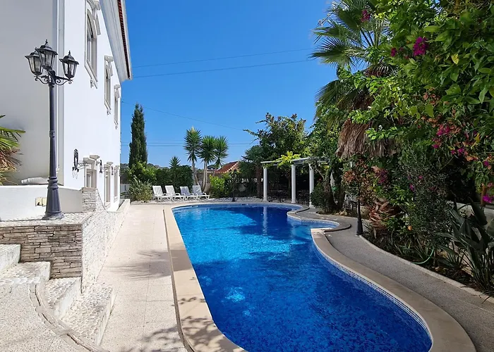 Silver Coast Pool & Villa