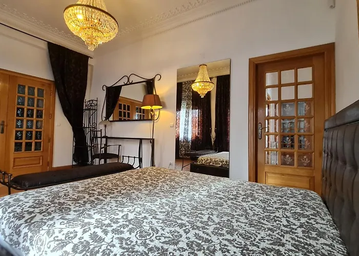 Silver Coast Pool & *