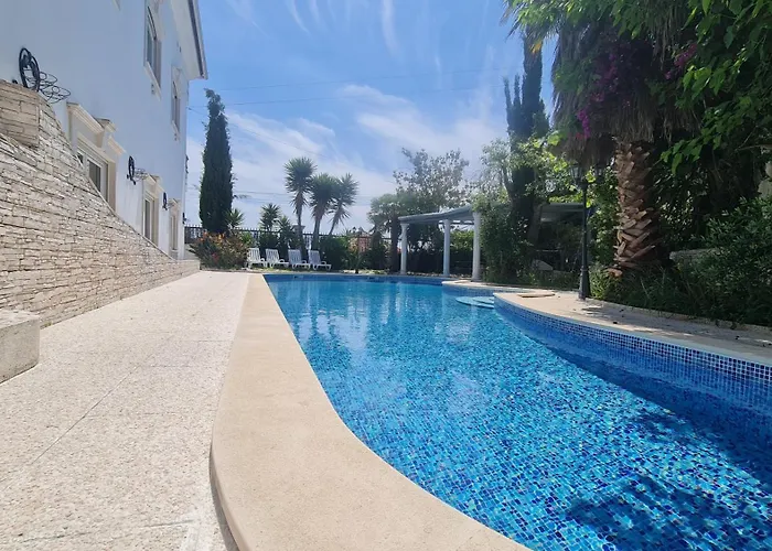 Silver Coast Pool & Arnal